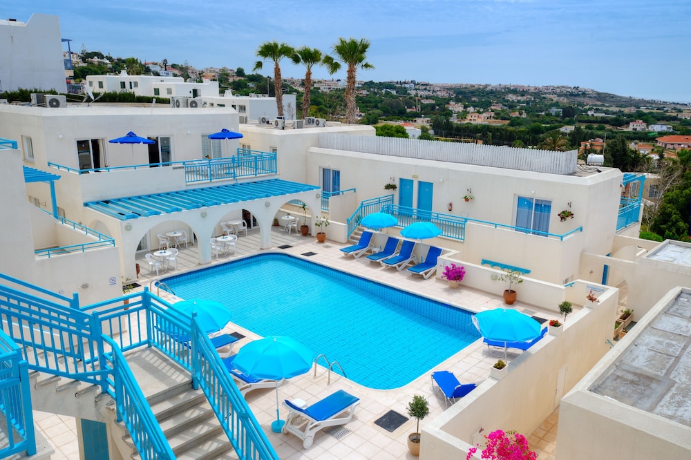 Sunny Hill Hotel Apartments — Pool in Chlorakas, Paphos Region
