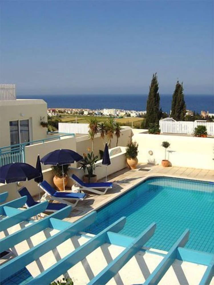 Sunny Hill Hotel Apartments — Pool in Chlorakas, Paphos Region