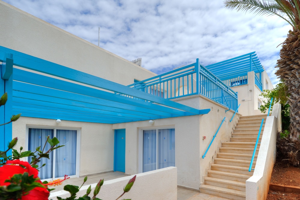 Sunny Hill Hotel Apartments — Shared spaces in Chlorakas, Paphos Region