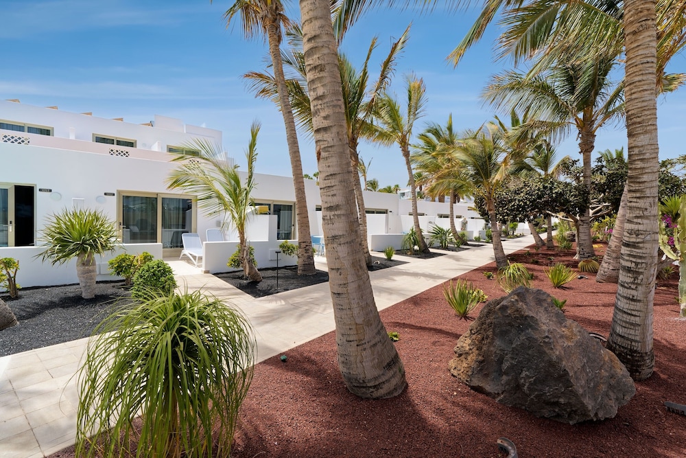 Hotel Las Costas — Hotel building in Puerto del Carmen, Canary Islands