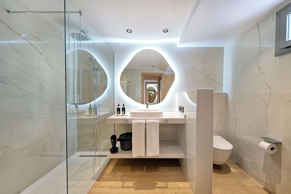 Hotel Las Costas — Hotel rooms in Puerto del Carmen, Canary Islands