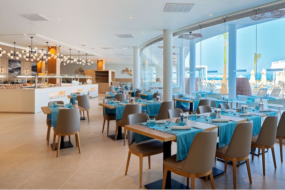 Hotel Las Costas — Restaurant & bars in Puerto del Carmen, Canary Islands