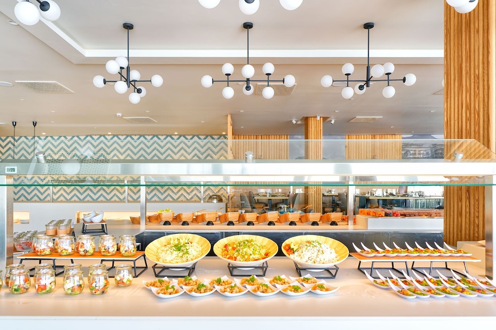 Hotel Las Costas — Restaurant & bars in Puerto del Carmen, Canary Islands