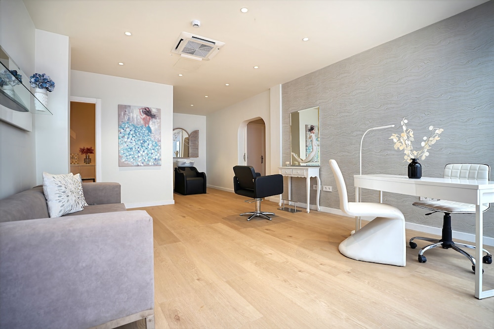 Hotel Las Costas — Hotel rooms in Puerto del Carmen, Canary Islands
