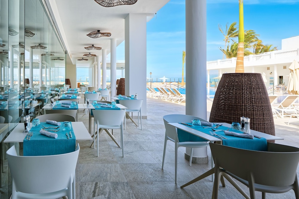 Hotel Las Costas — Restaurant & bars in Puerto del Carmen, Canary Islands