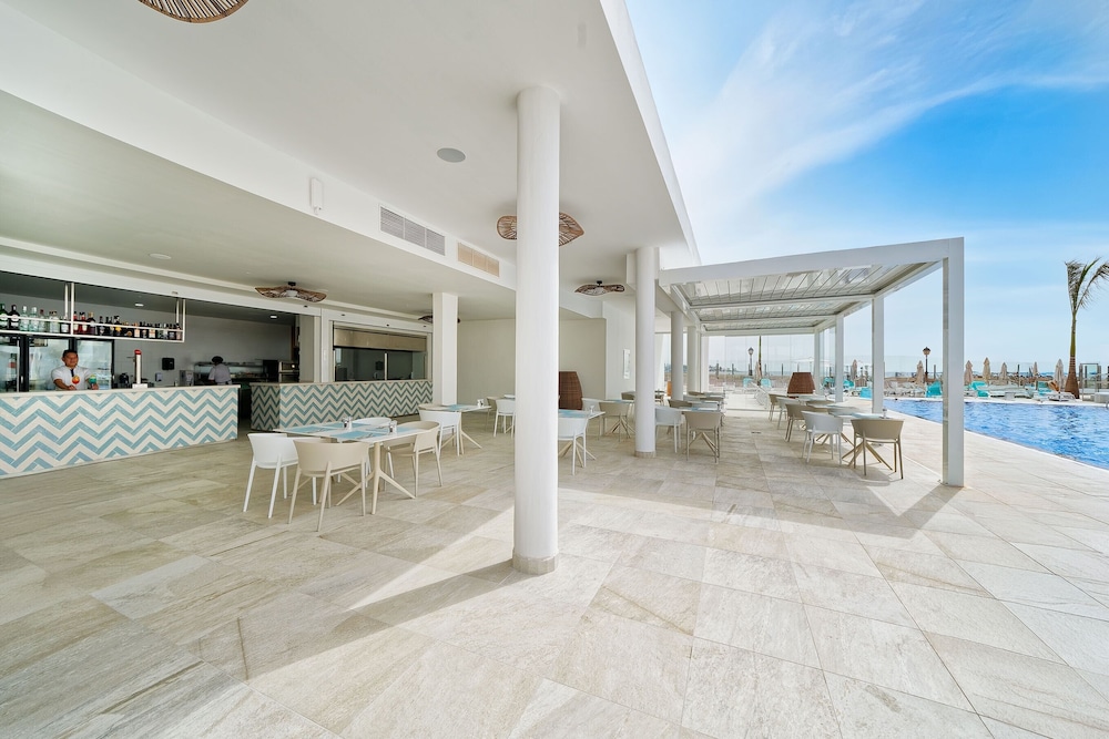Hotel Las Costas — Restaurant & bars in Puerto del Carmen, Canary Islands