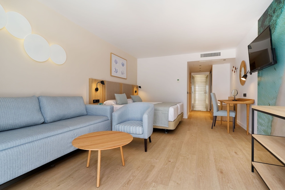 Hotel Las Costas — Hotel rooms in Puerto del Carmen, Canary Islands