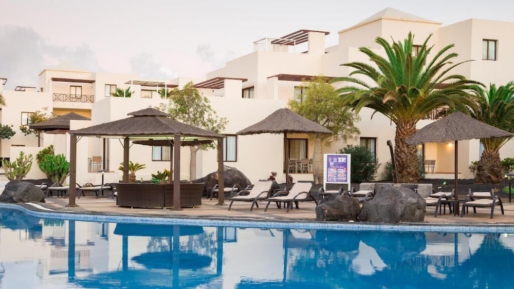 Vitalclass Lanzarote Resort — Swimming pool in Costa Teguise, Canary Islands