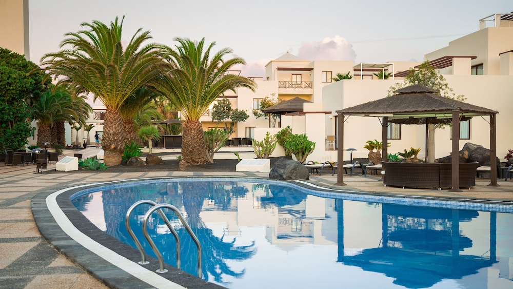 Vitalclass Lanzarote Resort — Swimming pool in Costa Teguise, Canary Islands