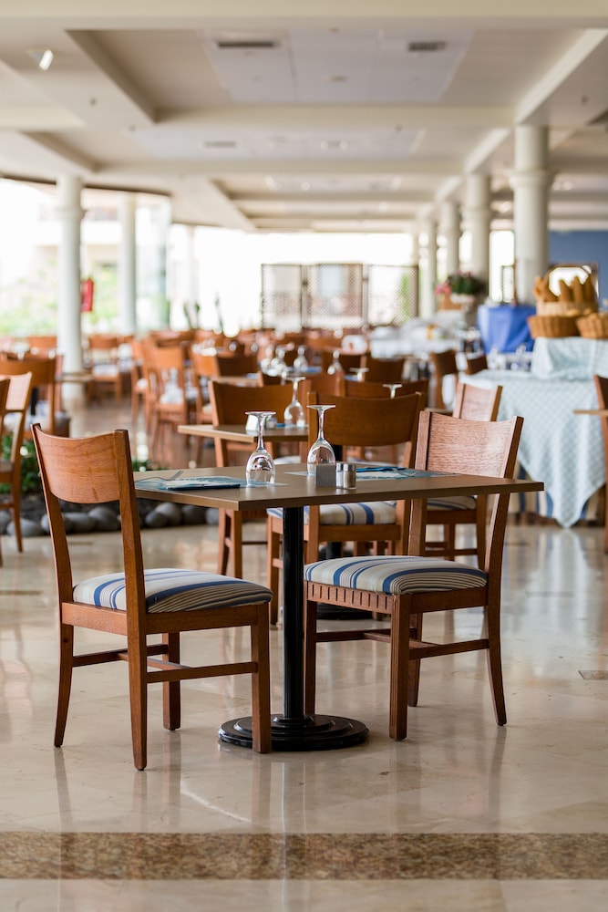 Vitalclass Lanzarote Resort — Restaurant & bars in Costa Teguise, Canary Islands