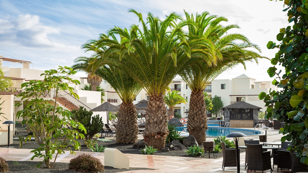 Vitalclass Lanzarote Resort — Swimming pool in Costa Teguise, Canary Islands