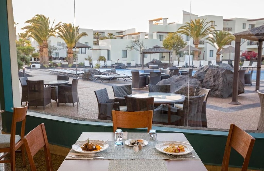 Vitalclass Lanzarote Resort — Restaurant & bars in Costa Teguise, Canary Islands
