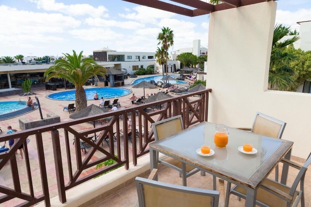 Vitalclass Lanzarote Resort — Swimming pool in Costa Teguise, Canary Islands