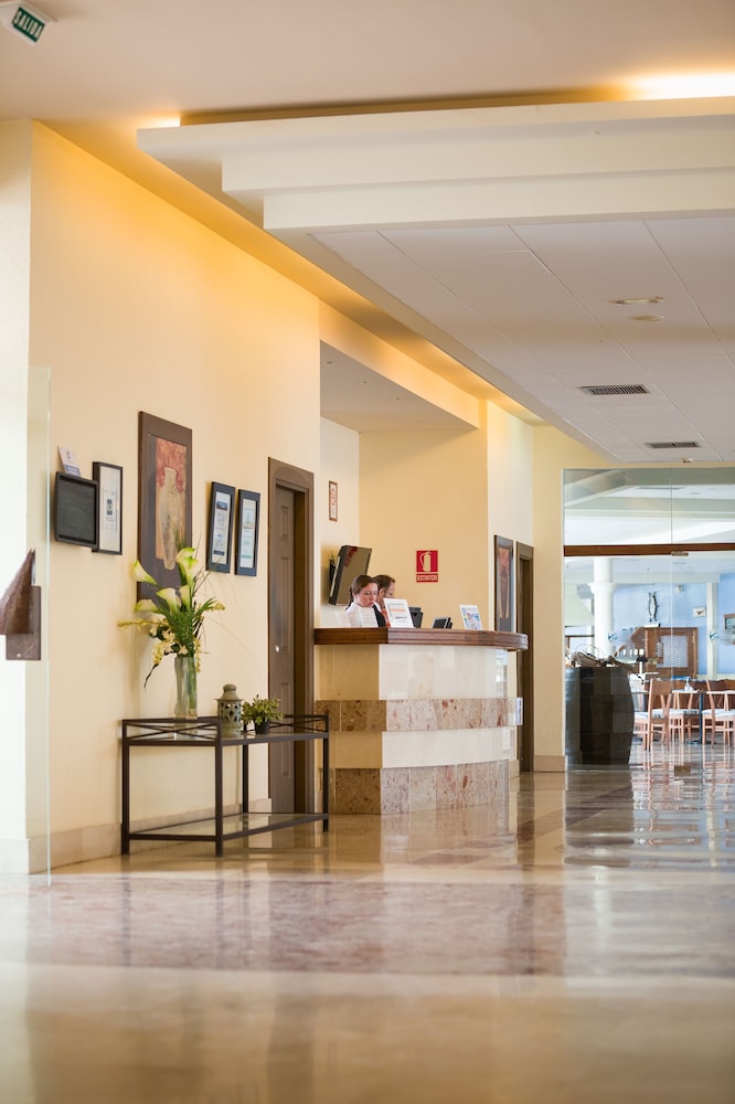 Vitalclass Lanzarote Resort — Hotel building in Costa Teguise, Canary Islands
