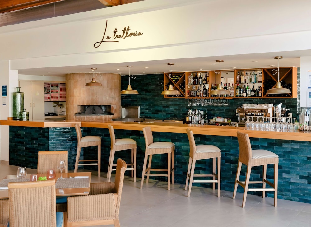 AluaSun Mediterráneo - Hyatt Inclusive Collection — Restaurant & bars in S'Algar, Balearic Islands