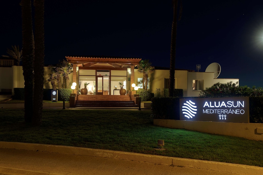 AluaSun Mediterráneo - Hyatt Inclusive Collection — Hotel building in S'Algar, Balearic Islands