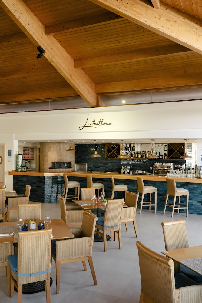 AluaSun Mediterráneo - Hyatt Inclusive Collection — Restaurant & bars in S'Algar, Balearic Islands