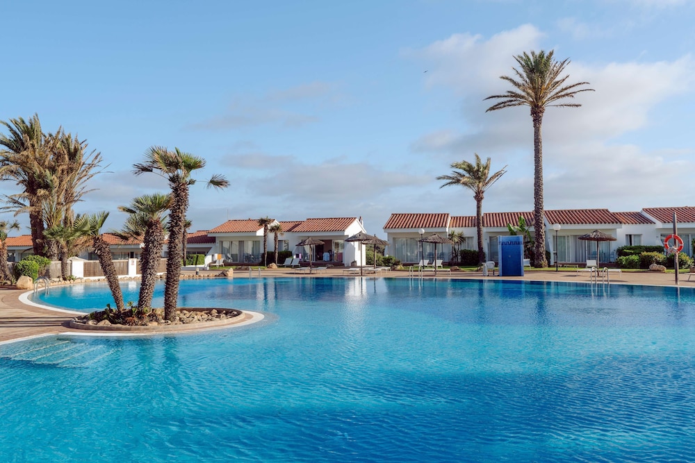 AluaSun Mediterráneo - Hyatt Inclusive Collection — Swimming pool in S'Algar, Balearic Islands