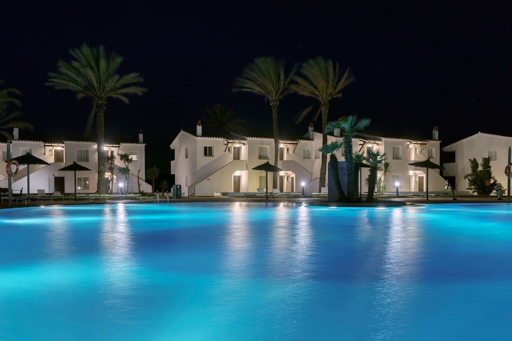 AluaSun Mediterráneo - Hyatt Inclusive Collection — Swimming pool in S'Algar, Balearic Islands