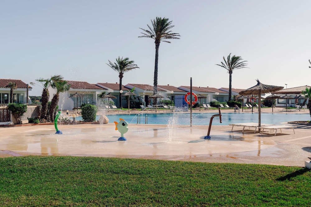 AluaSun Mediterráneo - Hyatt Inclusive Collection — Swimming pool in S'Algar, Balearic Islands