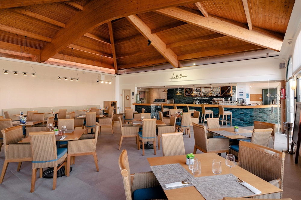 AluaSun Mediterráneo - Hyatt Inclusive Collection — Restaurant & bars in S'Algar, Balearic Islands
