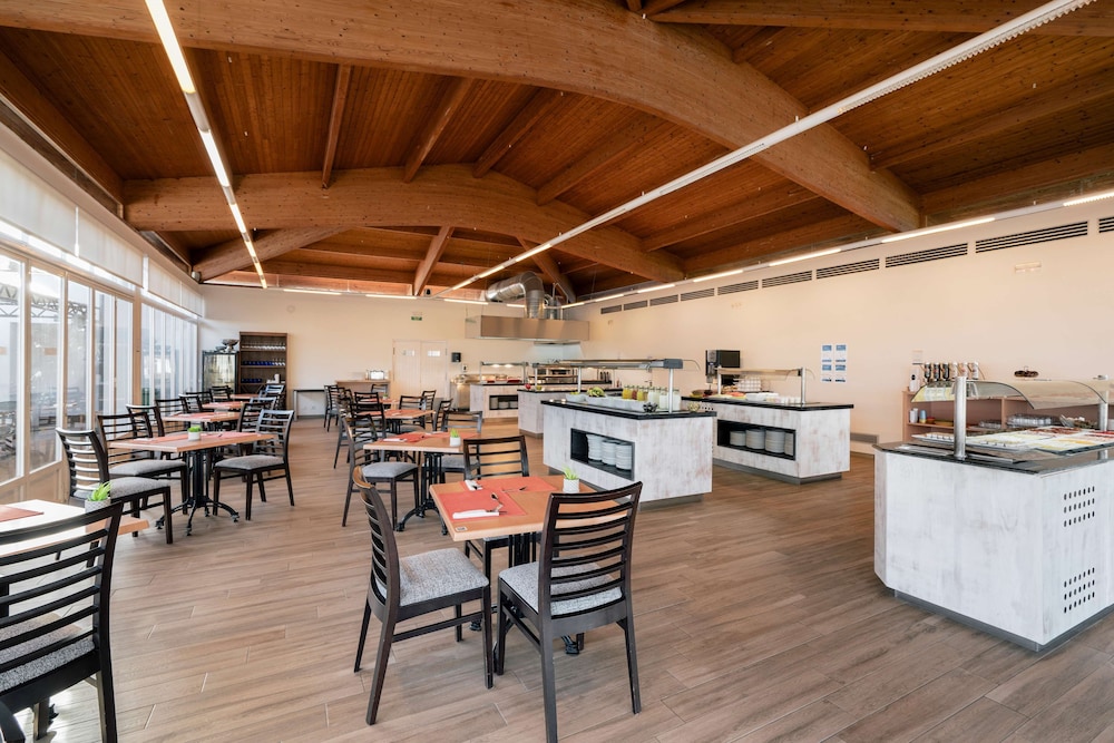 AluaSun Mediterráneo - Hyatt Inclusive Collection — Restaurant & bars in S'Algar, Balearic Islands