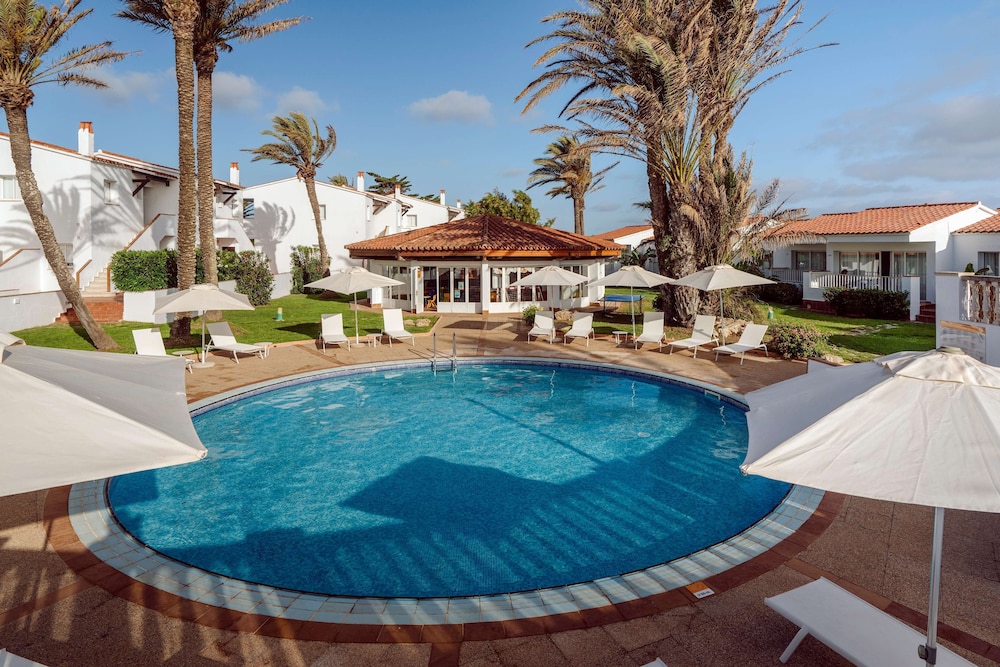 AluaSun Mediterráneo - Hyatt Inclusive Collection — Swimming pool in S'Algar, Balearic Islands