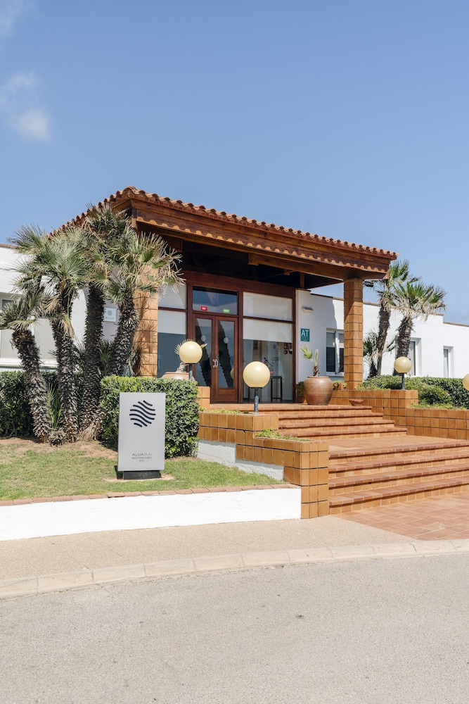 AluaSun Mediterráneo - Hyatt Inclusive Collection — Hotel building in S'Algar, Balearic Islands