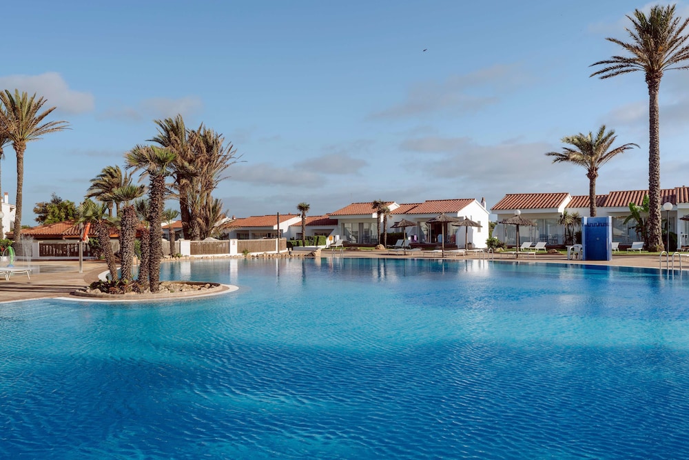 AluaSun Mediterráneo - Hyatt Inclusive Collection — Swimming pool in S'Algar, Balearic Islands