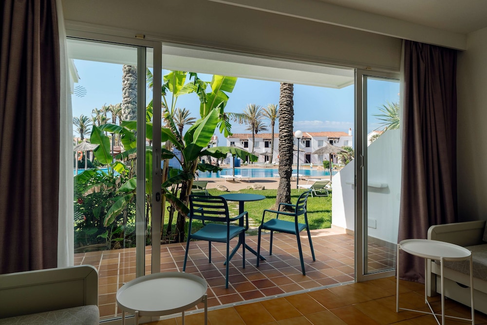 AluaSun Mediterráneo - Hyatt Inclusive Collection — Hotel rooms in S'Algar, Balearic Islands