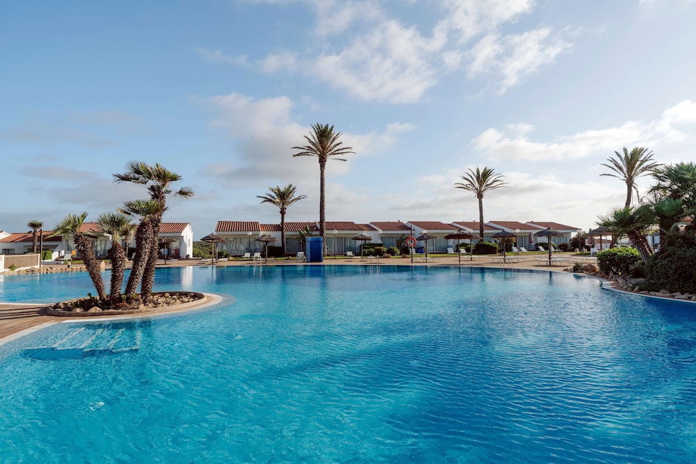 AluaSun Mediterráneo - Hyatt Inclusive Collection — Swimming pool in S'Algar, Balearic Islands