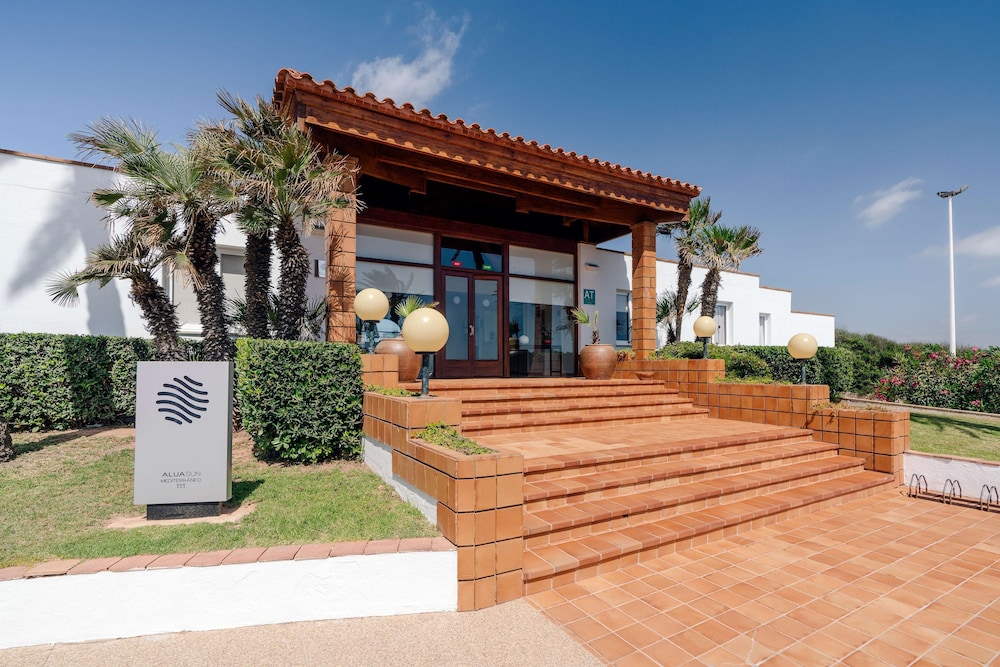 AluaSun Mediterráneo - Hyatt Inclusive Collection — Hotel building in S'Algar, Balearic Islands