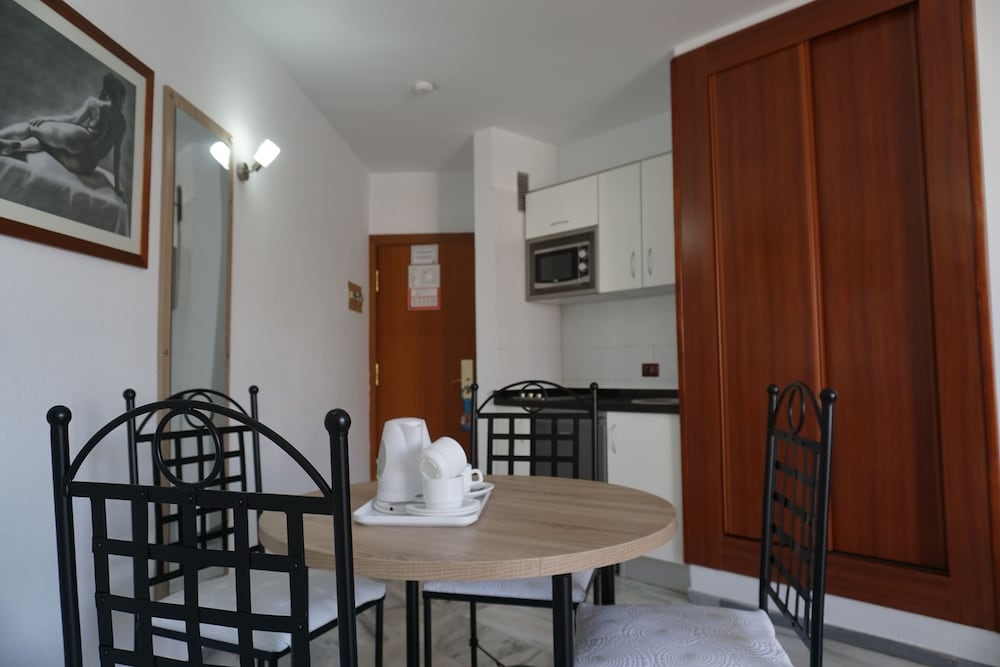 Las Piramides Resort — Rooms in Playa de las Americas, Canary Islands