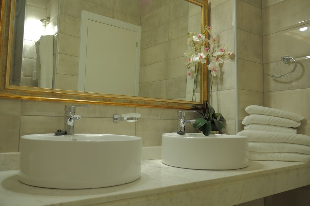 Las Piramides Resort — Rooms in Playa de las Americas, Canary Islands