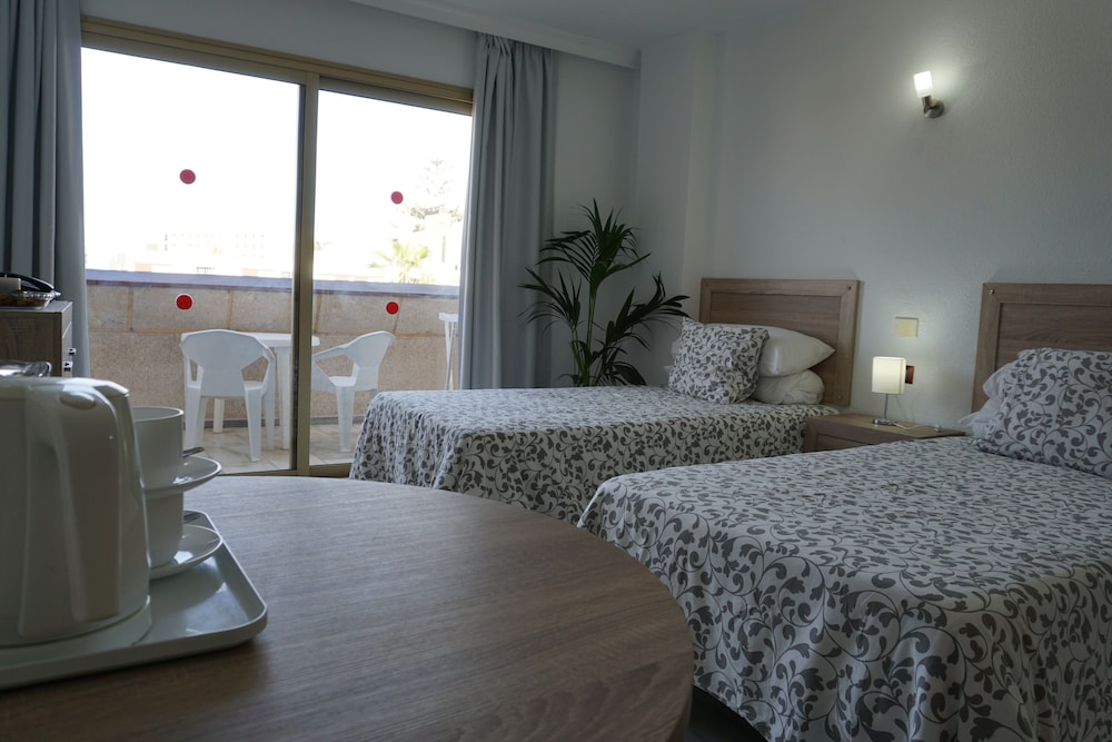 Las Piramides Resort — Rooms in Playa de las Americas, Canary Islands