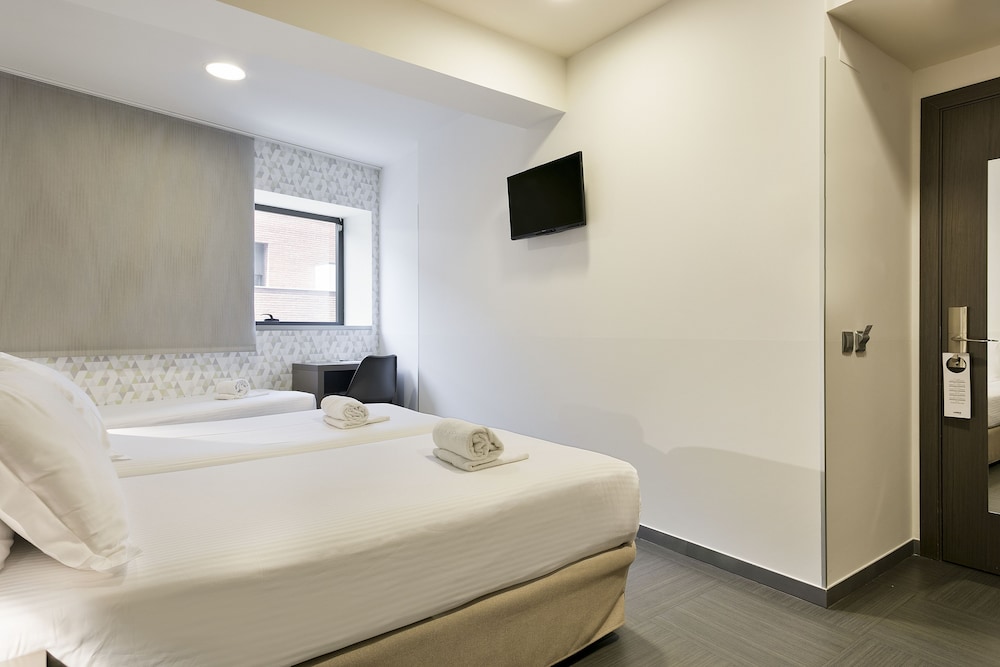 Hotel Acta Laumon — Hotel rooms in Barcelona, Catalonia