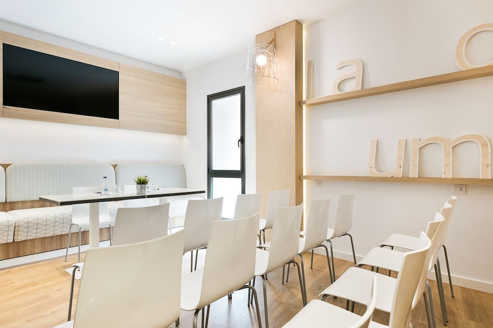 Hotel Acta Laumon — Restaurant & bars in Barcelona, Catalonia