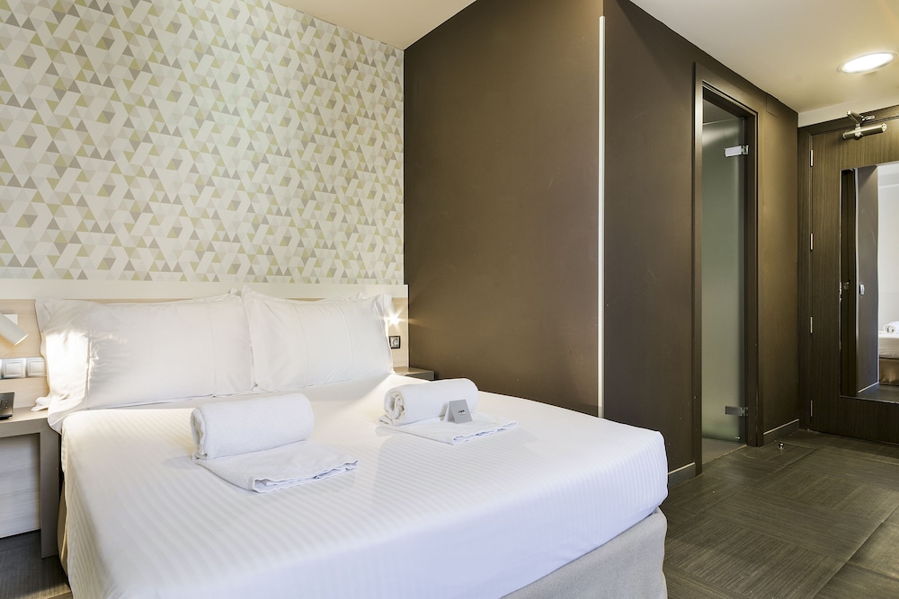 Hotel Acta Laumon — Hotel rooms in Barcelona, Catalonia