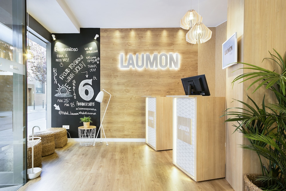 Hotel Acta Laumon — Hotel building in Barcelona, Catalonia