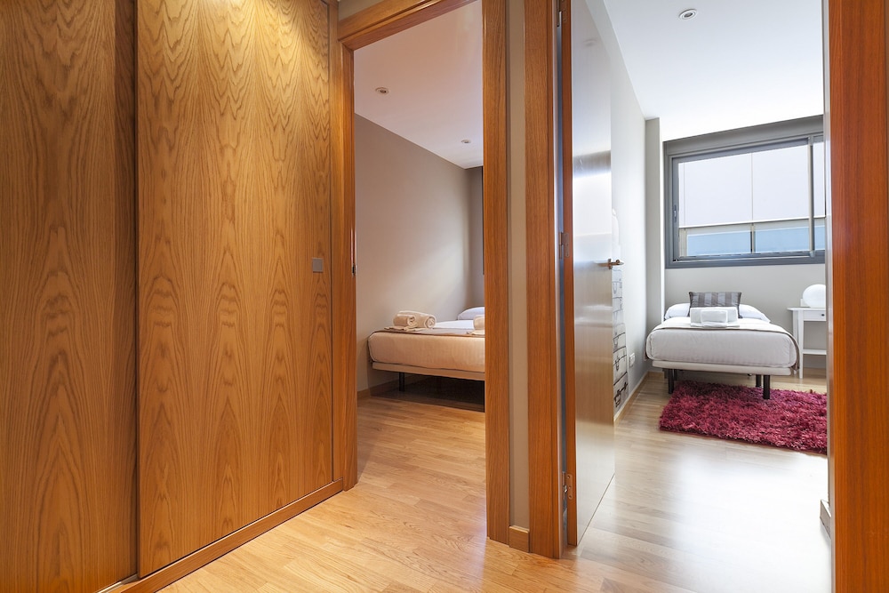 Hotel Acta Laumon — Hotel rooms in Barcelona, Catalonia