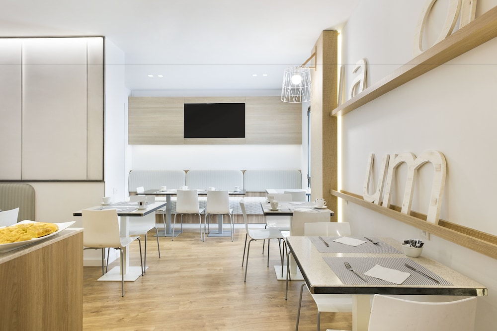 Hotel Acta Laumon — Restaurant & bars in Barcelona, Catalonia