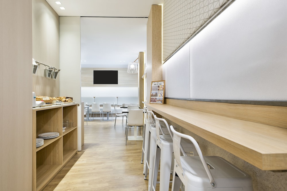Hotel Acta Laumon — Restaurant & bars in Barcelona, Catalonia