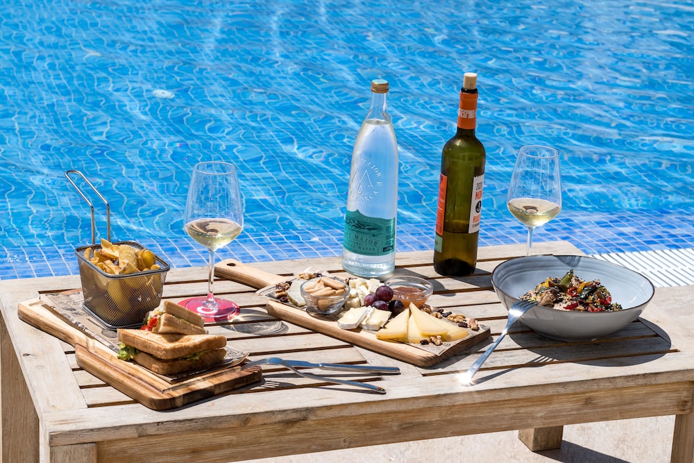Naranjos Resort Menorca — Swimming pool in S'Algar, Balearic Islands