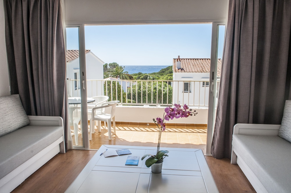 Naranjos Resort Menorca — Hotel rooms in S'Algar, Balearic Islands