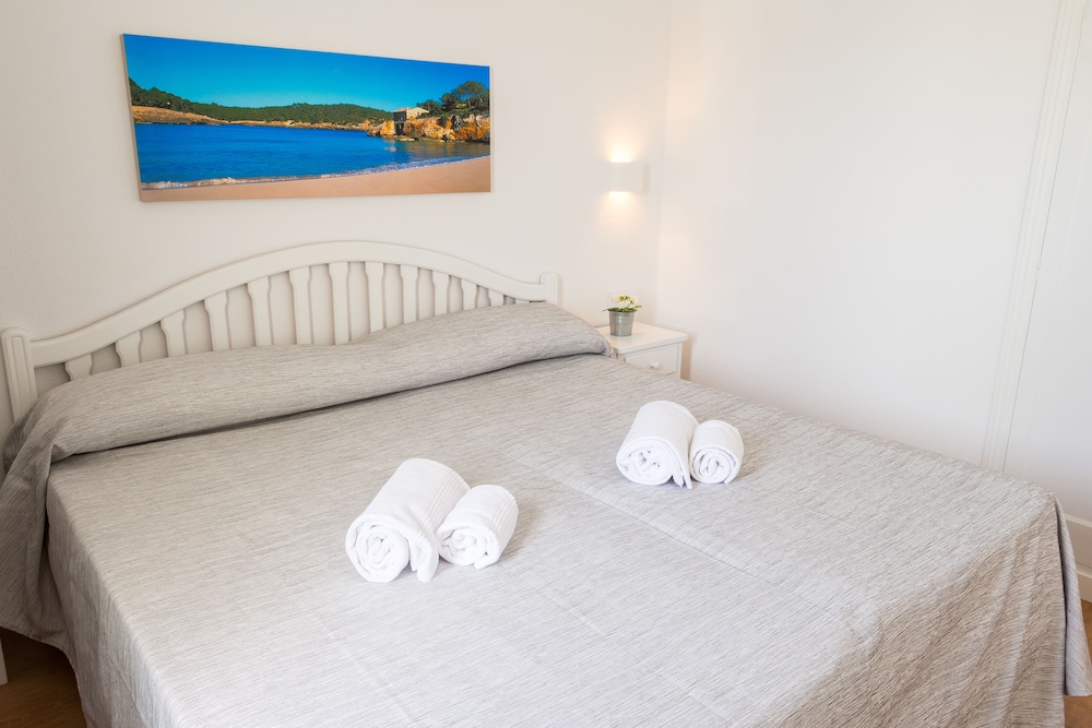 Naranjos Resort Menorca — Hotel rooms in S'Algar, Balearic Islands
