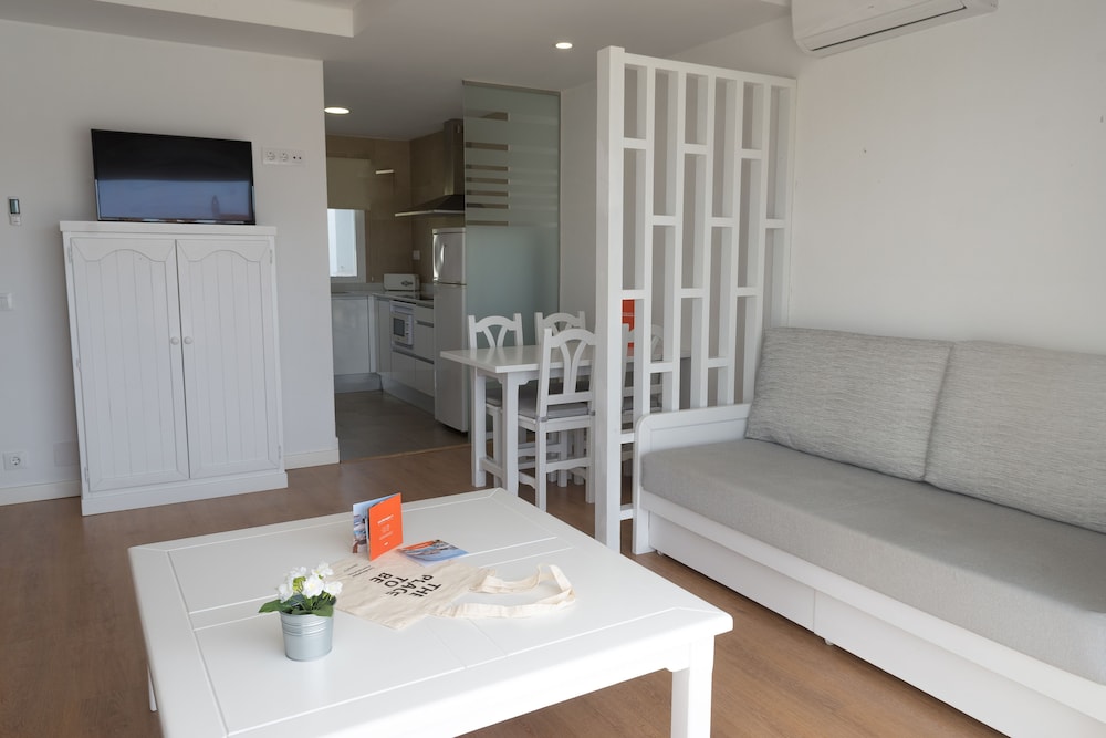 Naranjos Resort Menorca — Hotel rooms in S'Algar, Balearic Islands