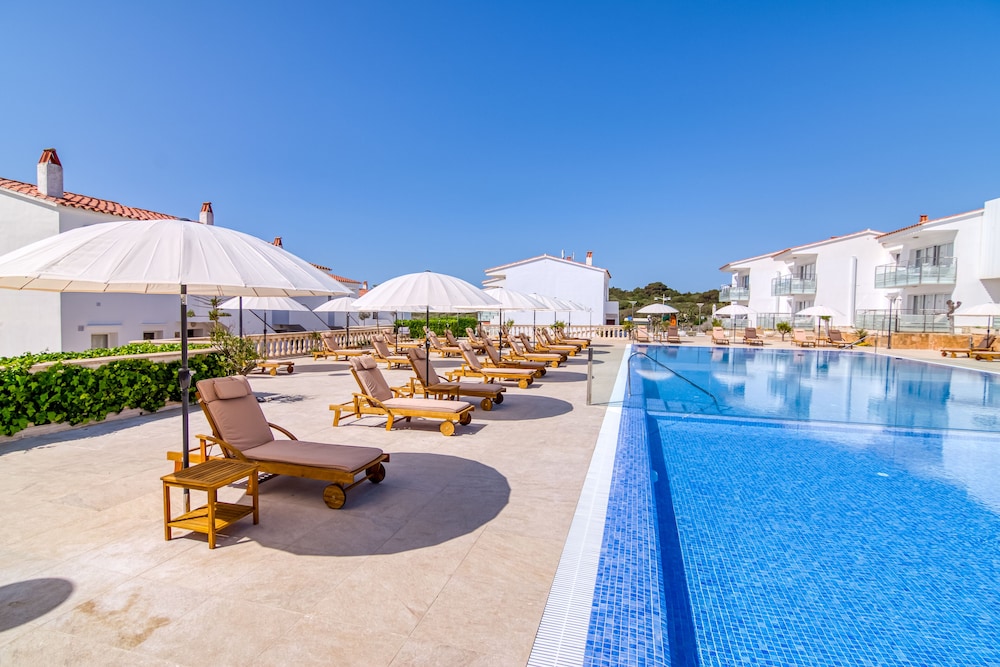 Naranjos Resort Menorca — Swimming pool in S'Algar, Balearic Islands