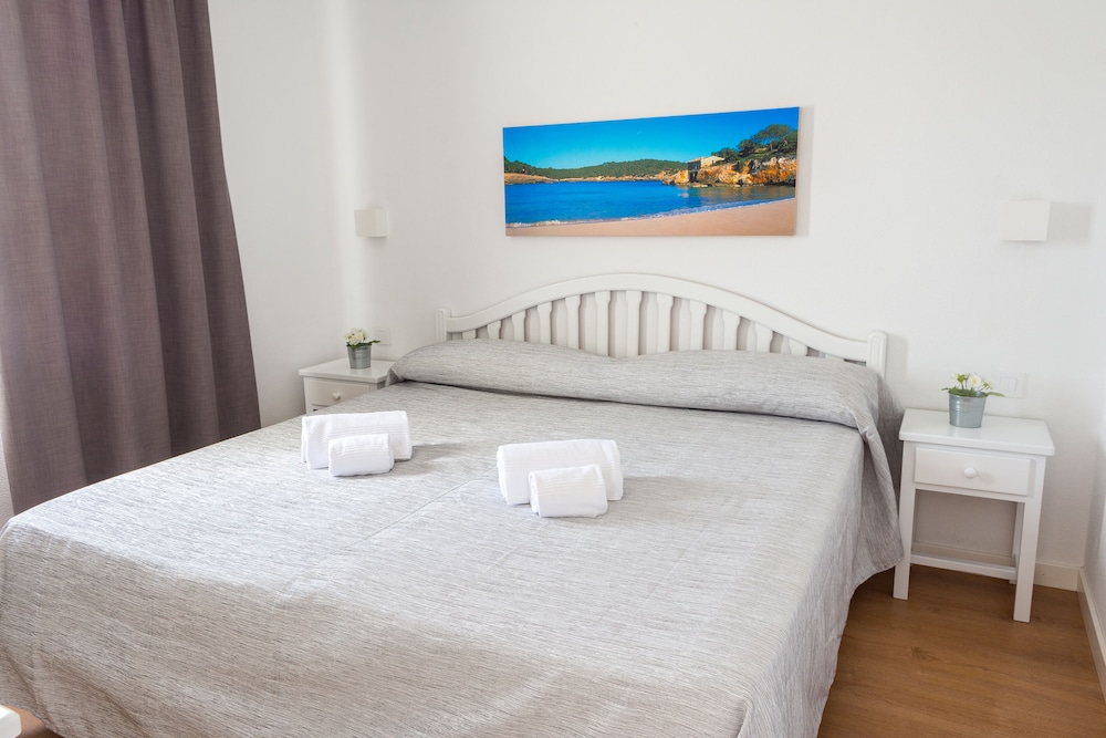 Naranjos Resort Menorca — Hotel rooms in S'Algar, Balearic Islands