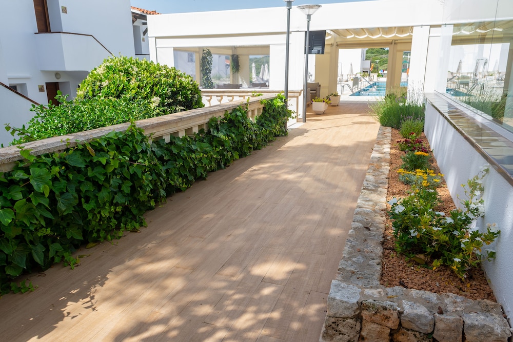 Naranjos Resort Menorca — Swimming pool in S'Algar, Balearic Islands