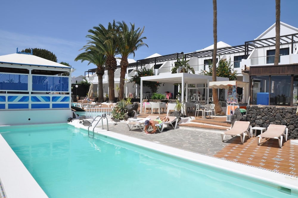 Apartamentos Los Tulipanes — Swimming pool in Puerto del Carmen, Canary Islands